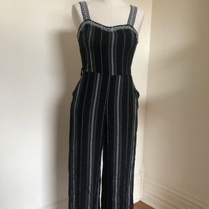 Hollister embroidered jumper